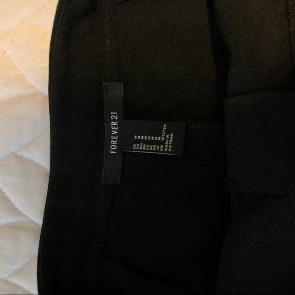 Forever 21 Black Mini Skirt - Picture 4 of 5